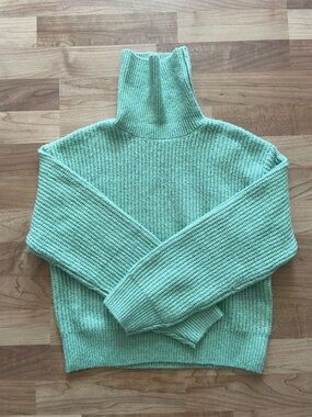 Zara Mint Green Crewneck Sweater